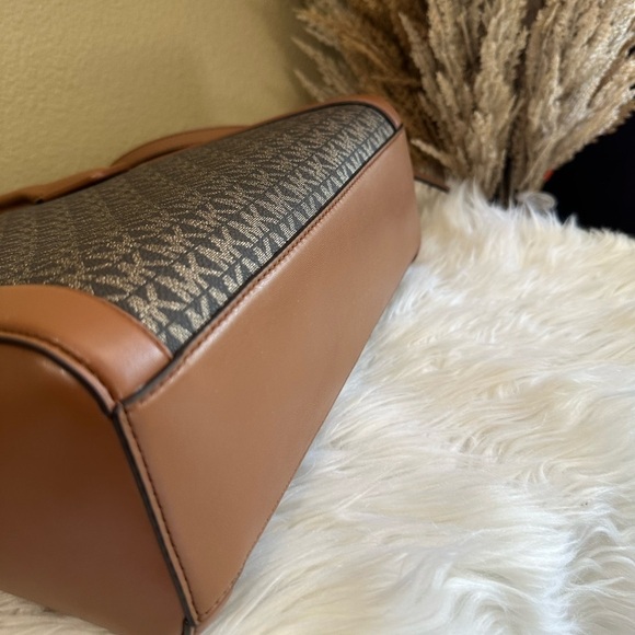 New Michael Kors kali satchel bag with iPad case - Picture 8 of 16